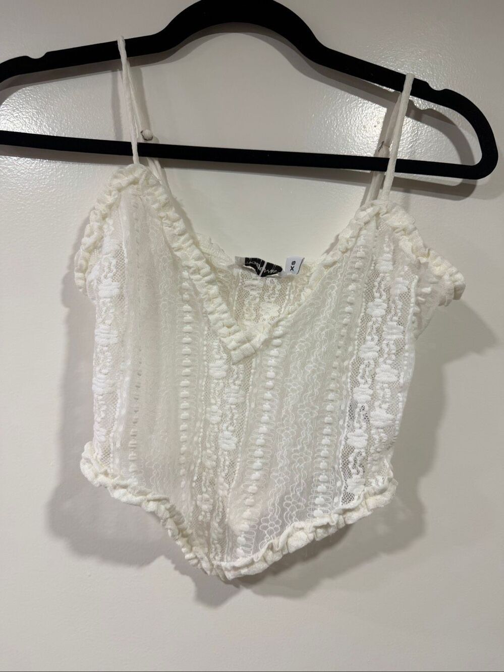 XS tiger mist lace top tank cropped white